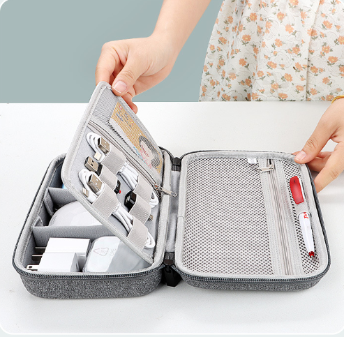 Tech Accessories Travel Organizer Pouch - حقيبة منظم إلكترونيات محمولة مقاومة للماء