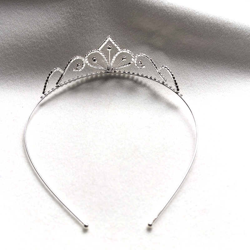 تاج زفاف فضي اللون مرصع بالأحج - مراجعة Tech Hair Accessories وسعره