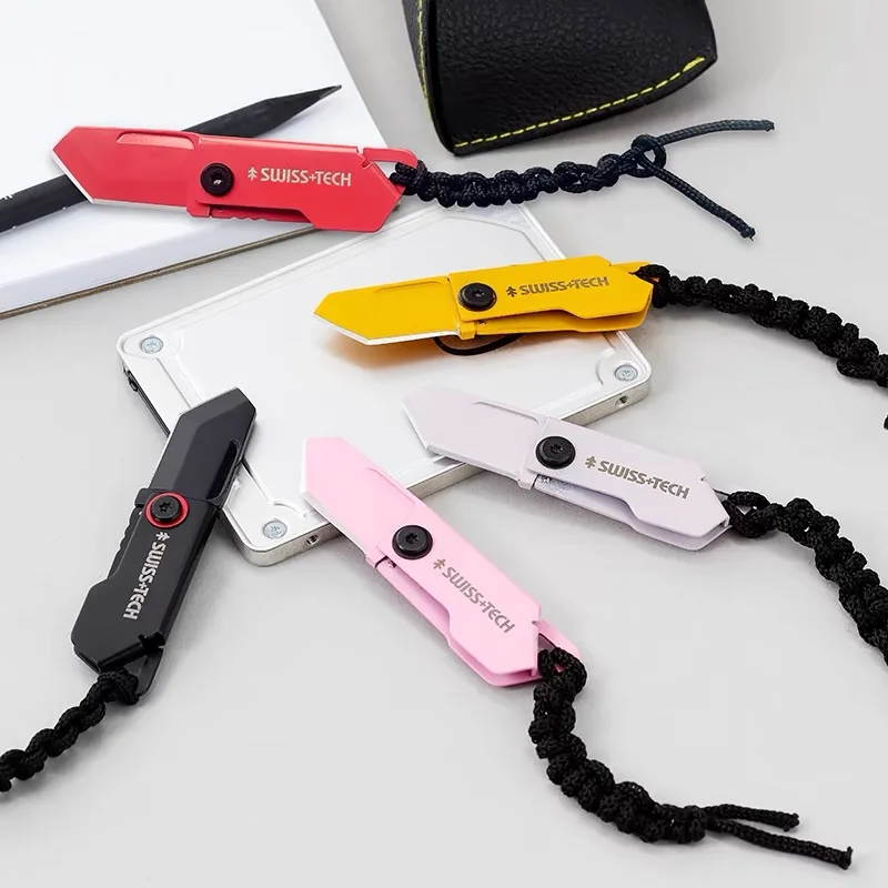 السويسري TECH سكين جيب صغير سل - مراجعة Tech Accessories Kit وسعره